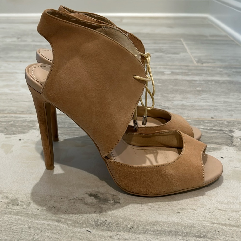 Victoria’s Secret 4” nude stiletto peep toe and heel lace up heels, 8.5, leather